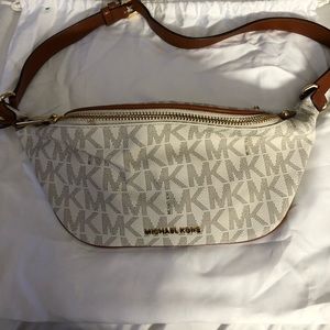SOLD!! Michael Kors belt bag